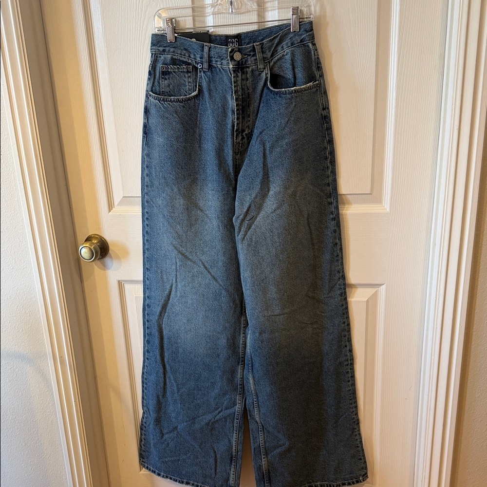 BDG Medium Blue Skater Baggy Jeans Sz 29.  New.  Box21. SEE PICTURES